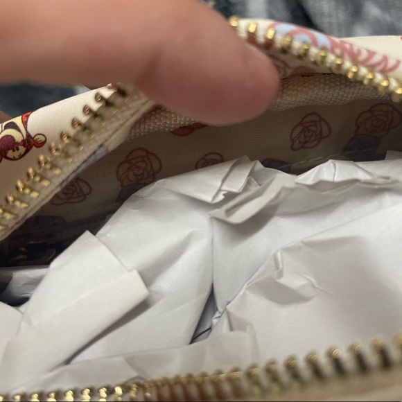 Winnie the Pooh Floral Crossbody - Picture 3 of 3